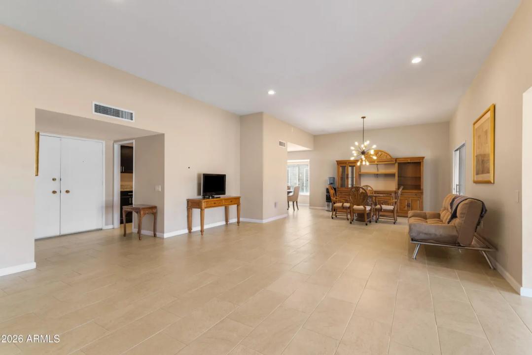 Real Estate Picture 10