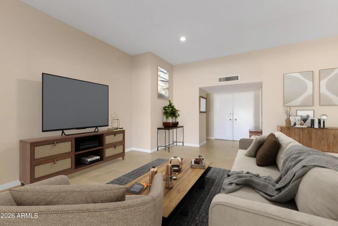 Real Estate Picture 3