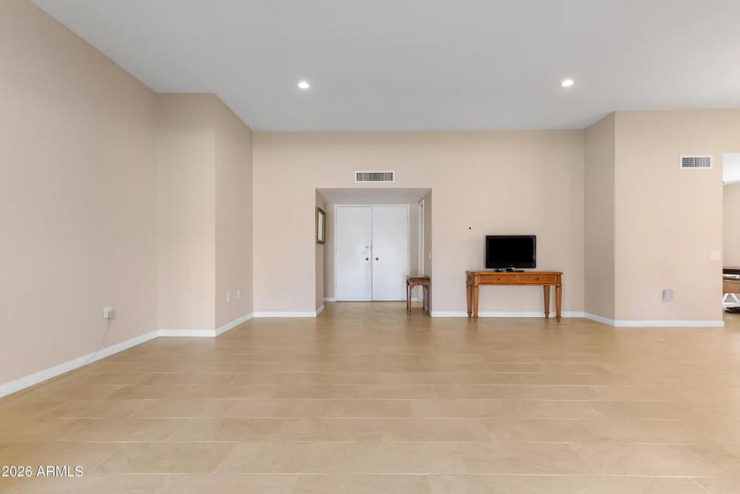 Real Estate Picture 11