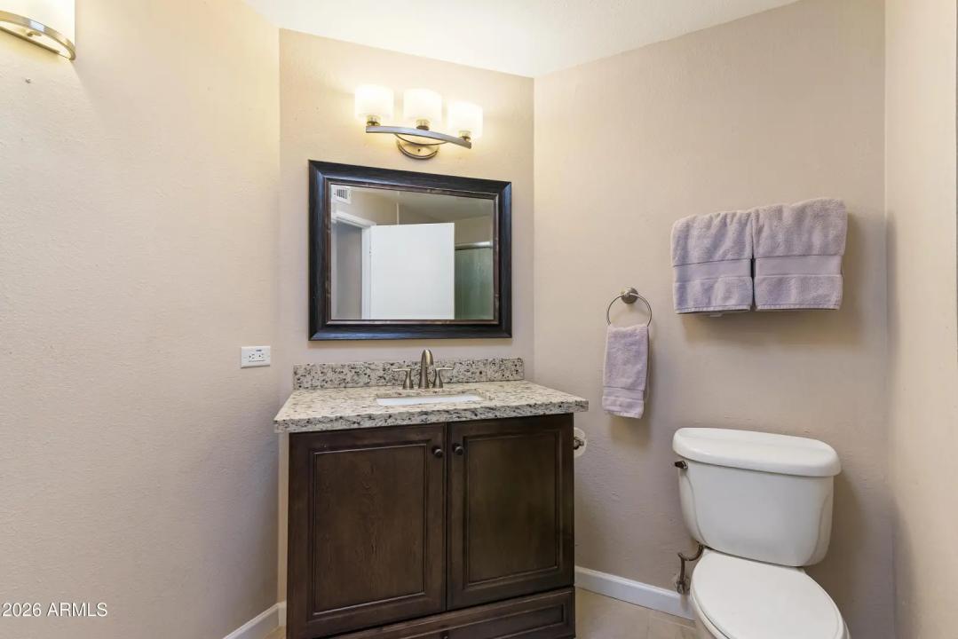 Real Estate Picture 24