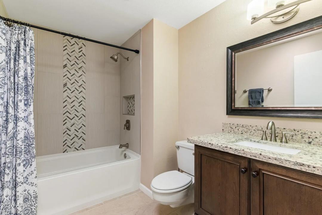 Real Estate Picture 30