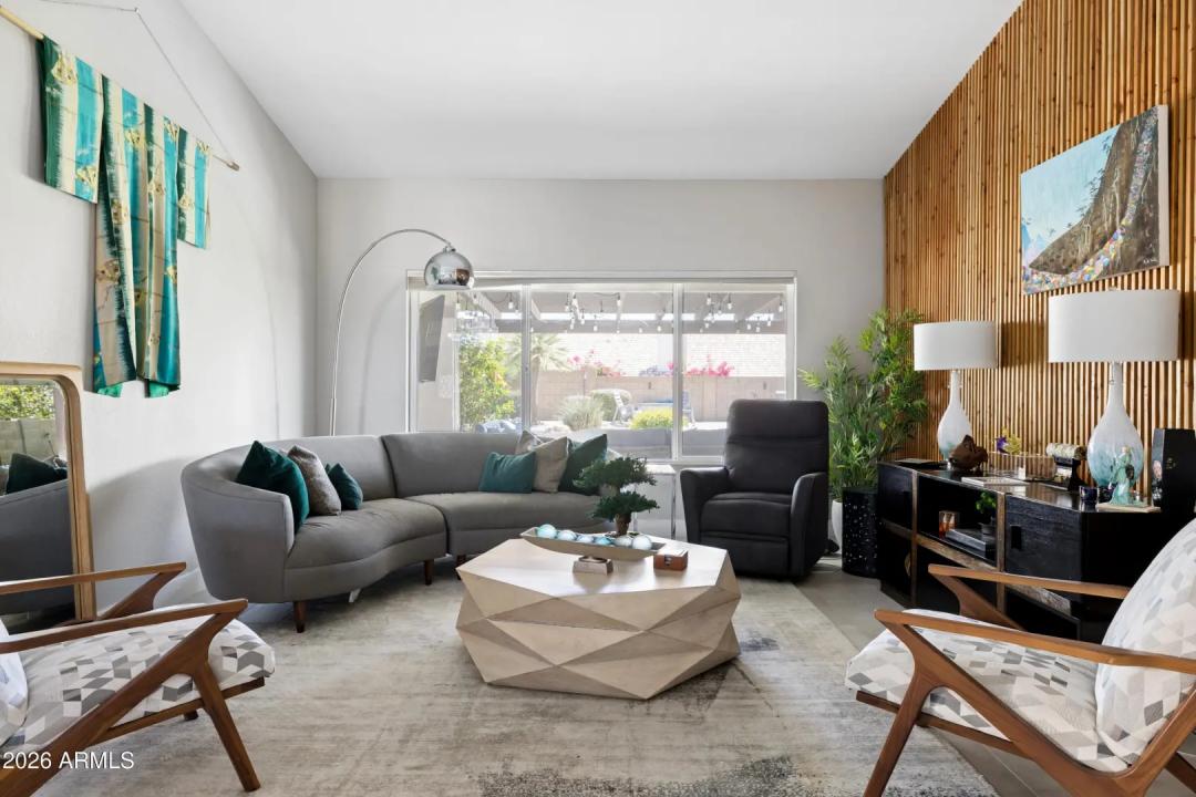 Real Estate Picture 6