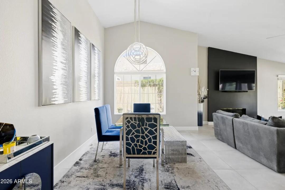 Real Estate Picture 9