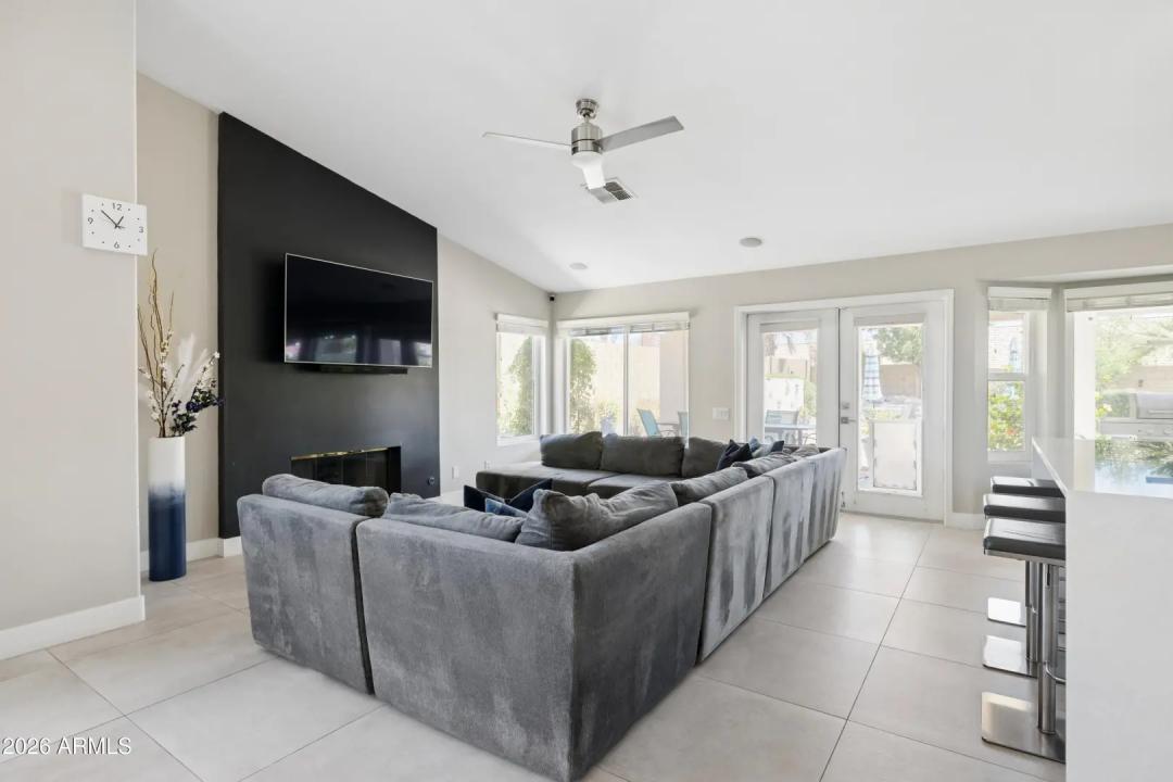 Real Estate Picture 10