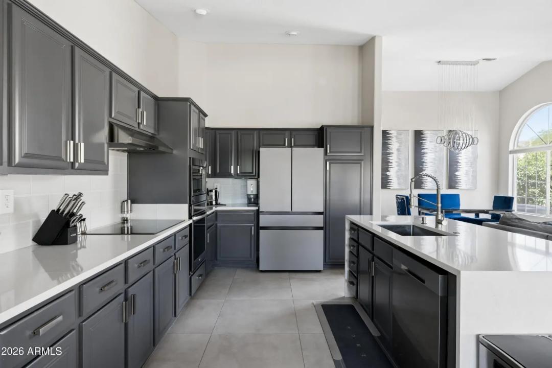 Real Estate Picture 16