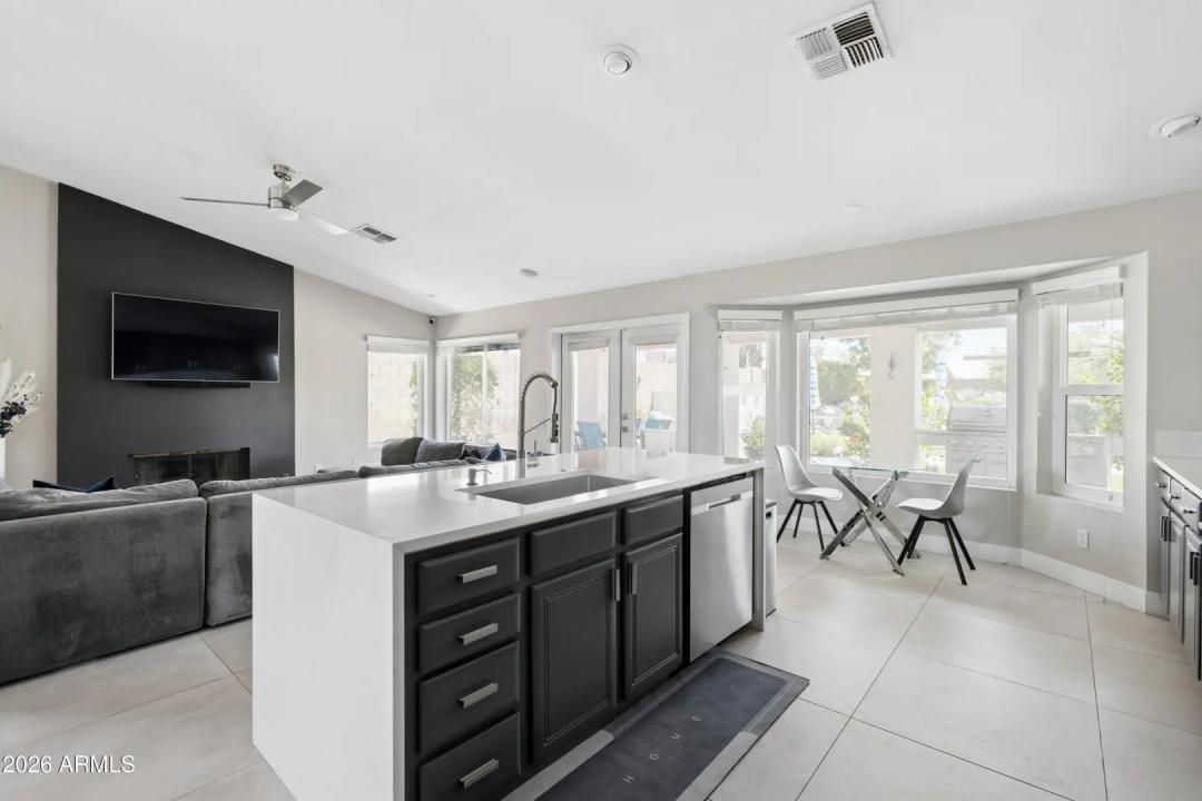 Real Estate Picture 19