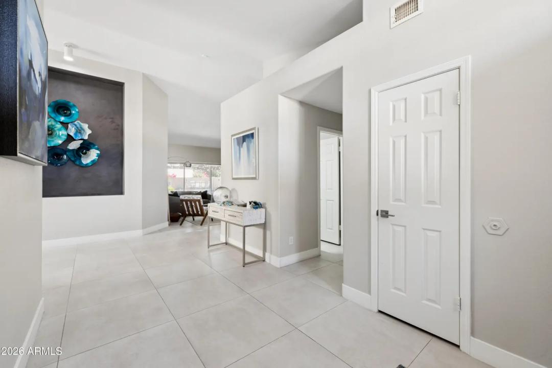 Real Estate Picture 3