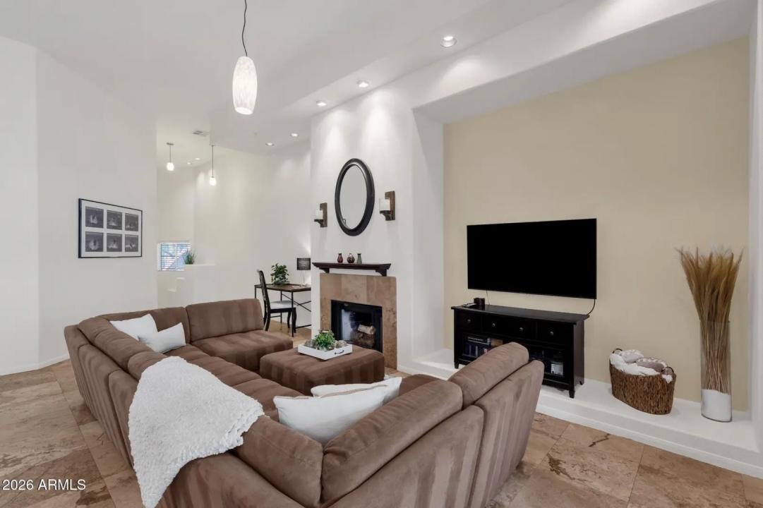 Real Estate Picture 23