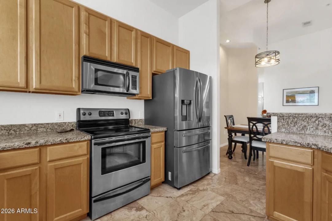 Real Estate Picture 30