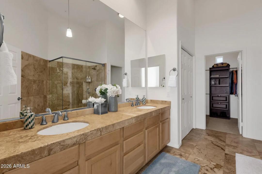 Real Estate Picture 5