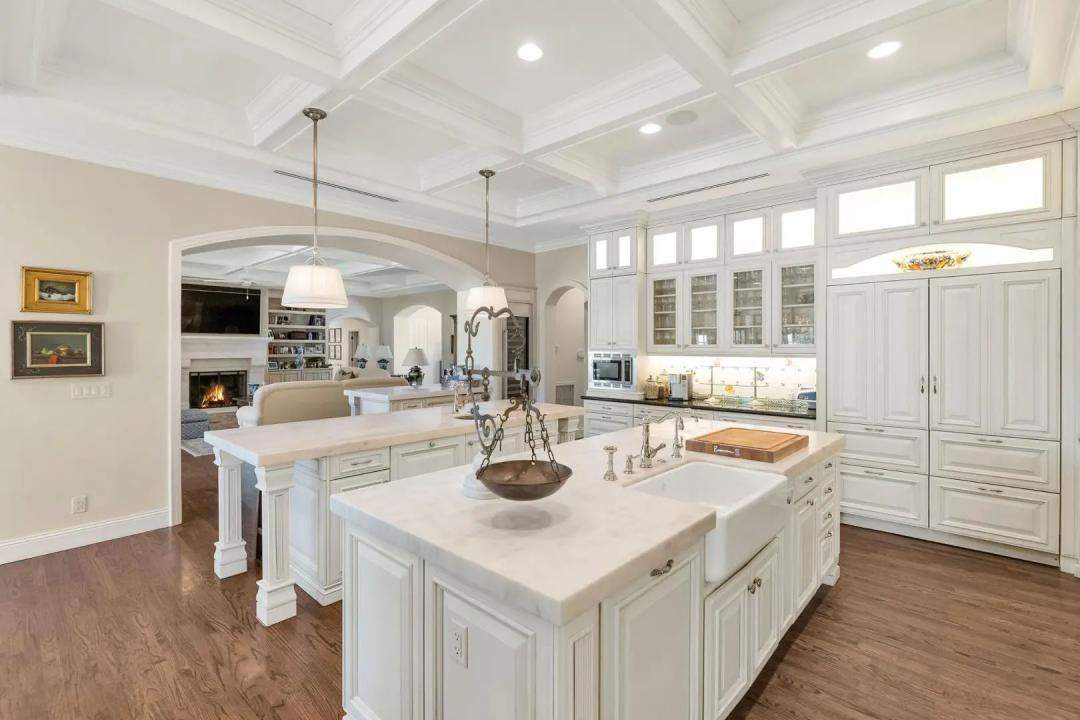 Real Estate Picture 4