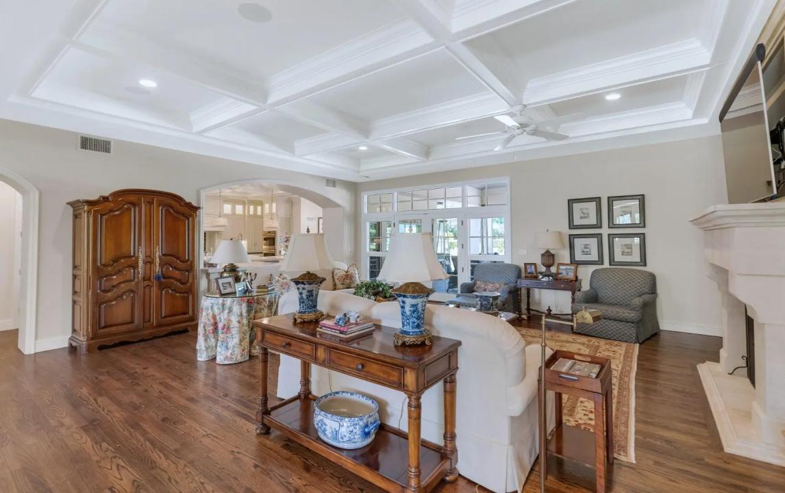 Real Estate Picture 5