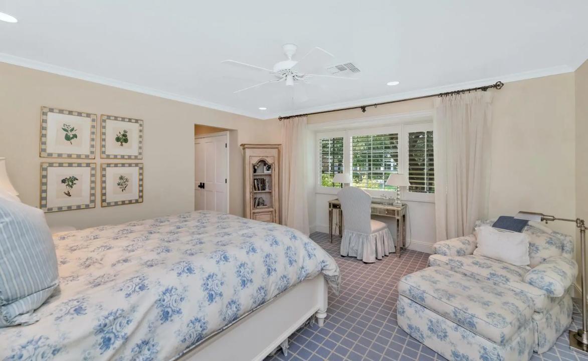Real Estate Picture 8