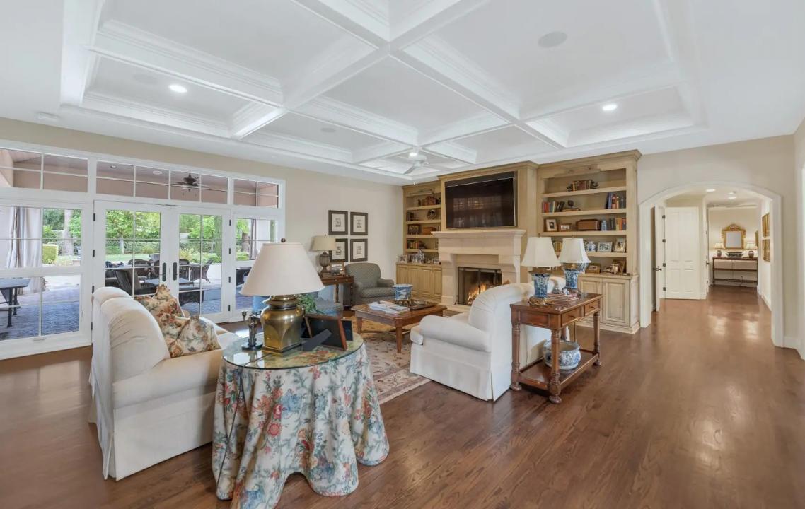Real Estate Picture 9