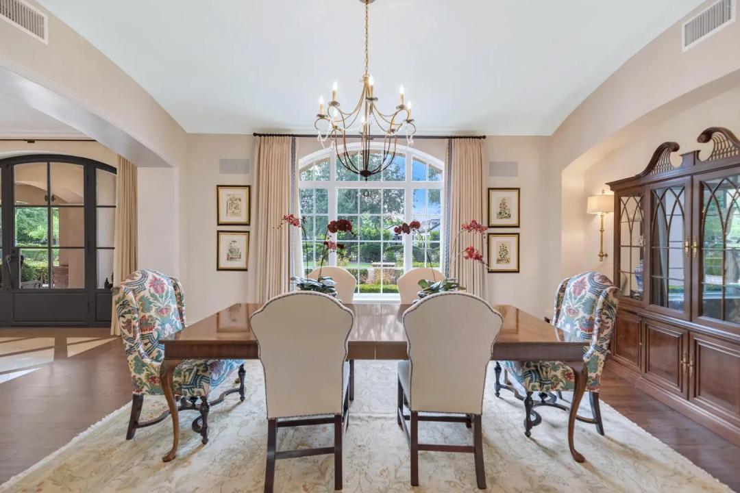 Real Estate Picture 10