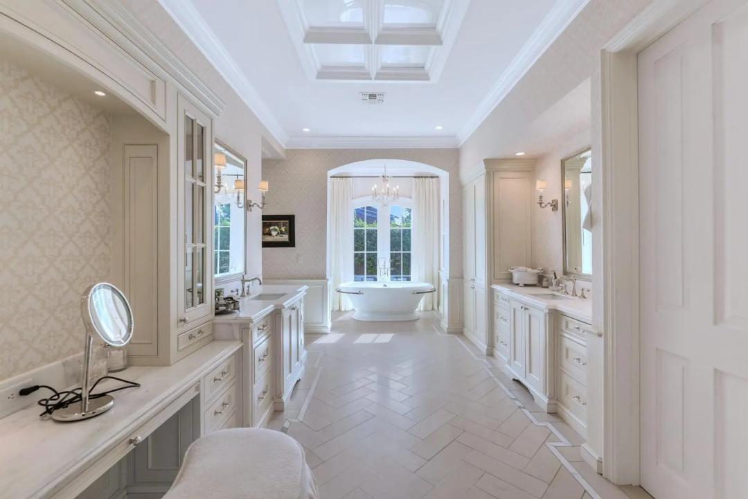 Real Estate Picture 13