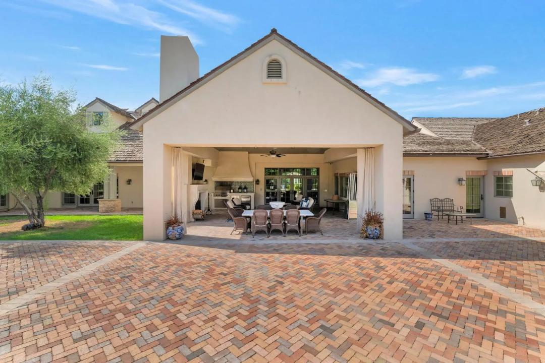 Real Estate Picture 15