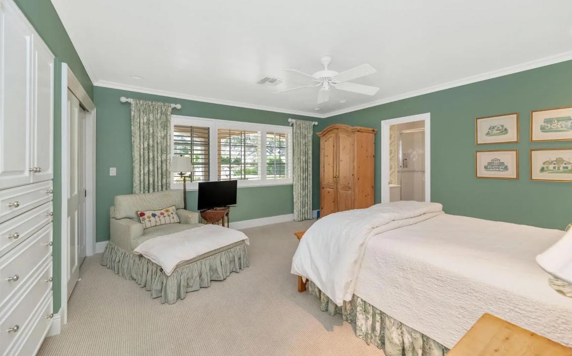 Real Estate Picture 17