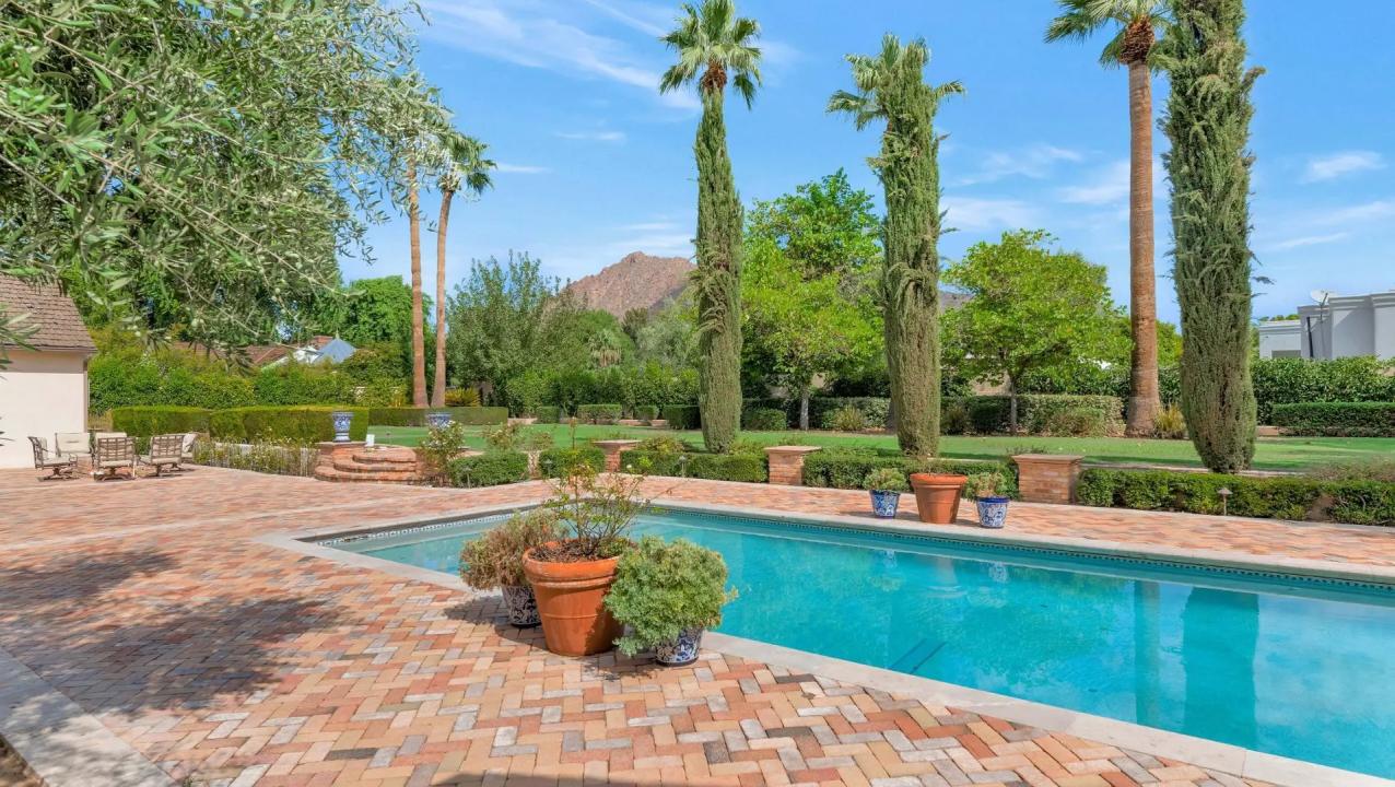 Real Estate Picture 24