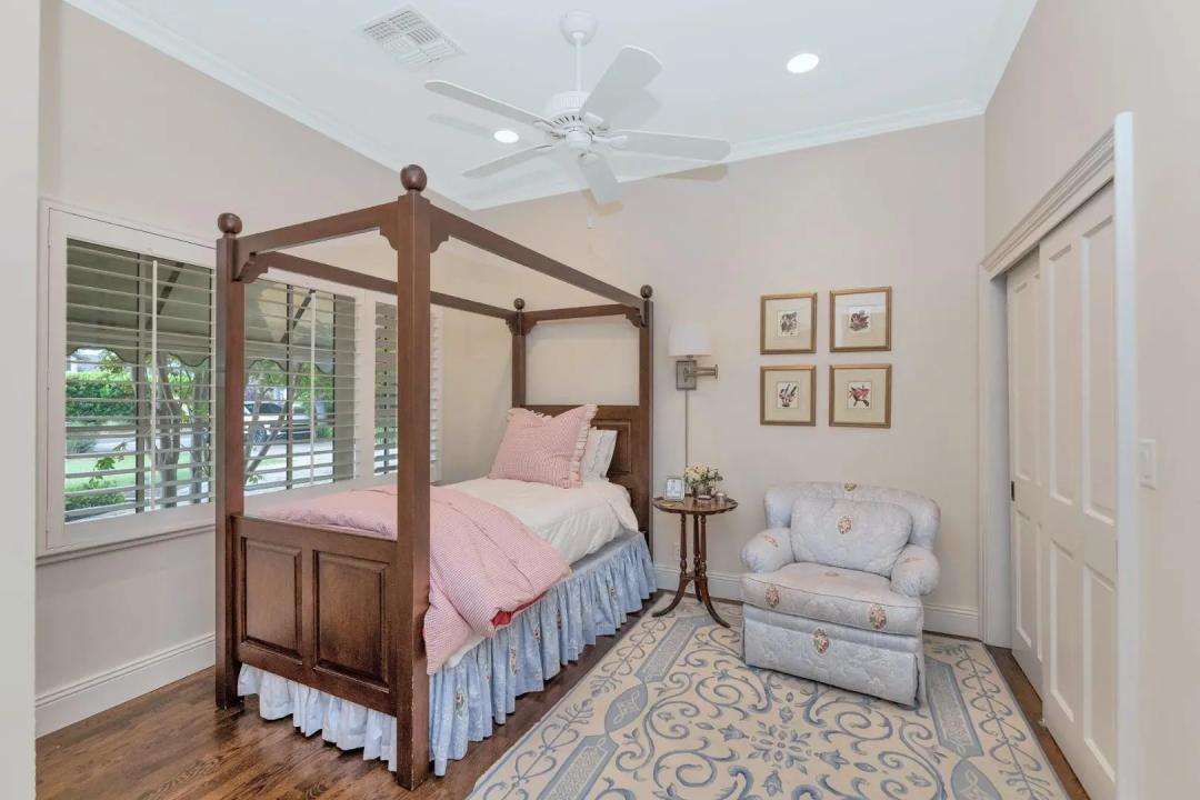 Real Estate Picture 38