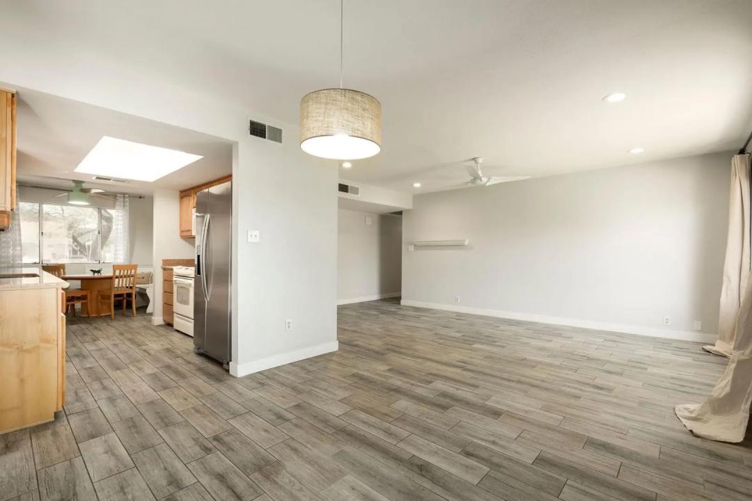 Real Estate Picture 5