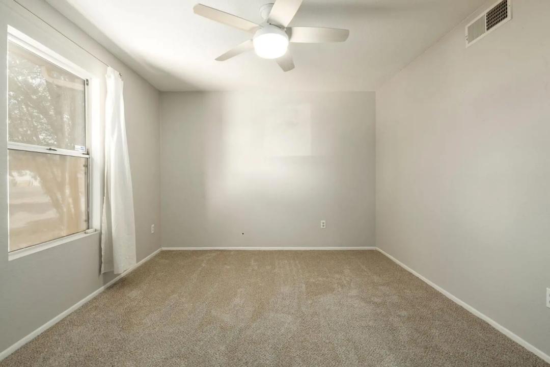 Real Estate Picture 9