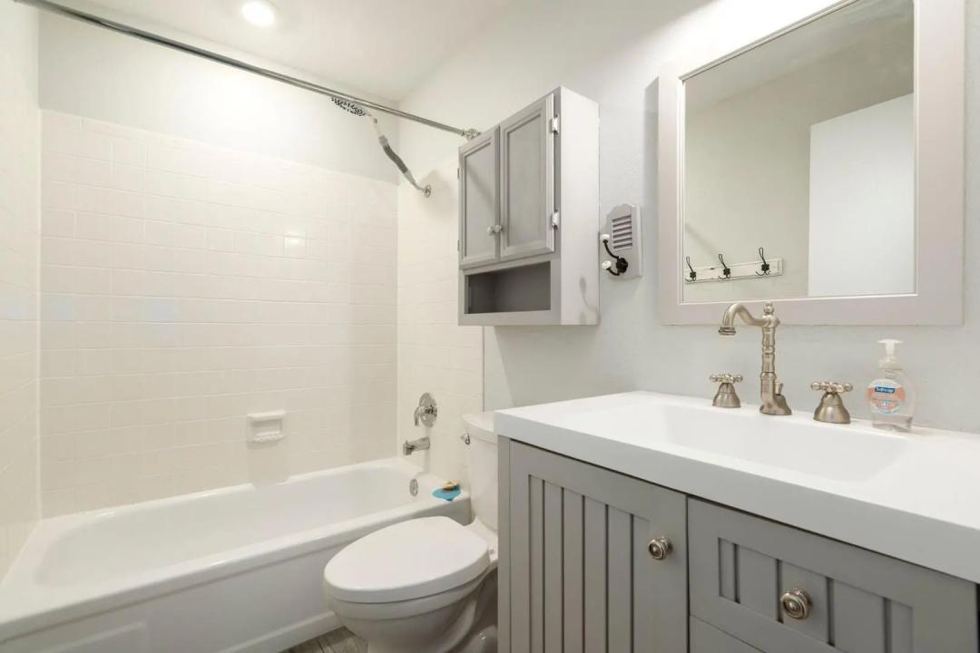 Real Estate Picture 13