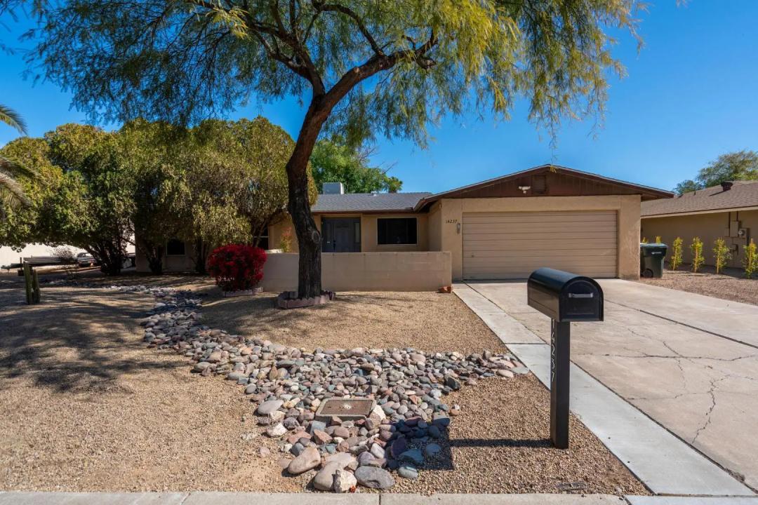 Real Estate Picture 14