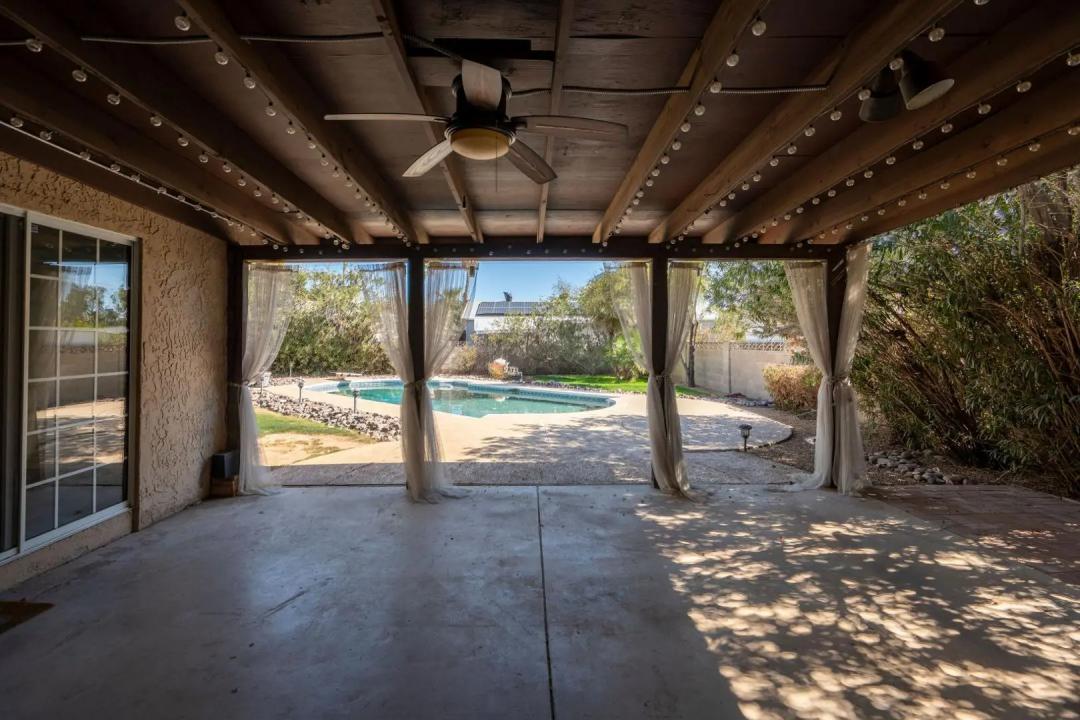 Real Estate Picture 16