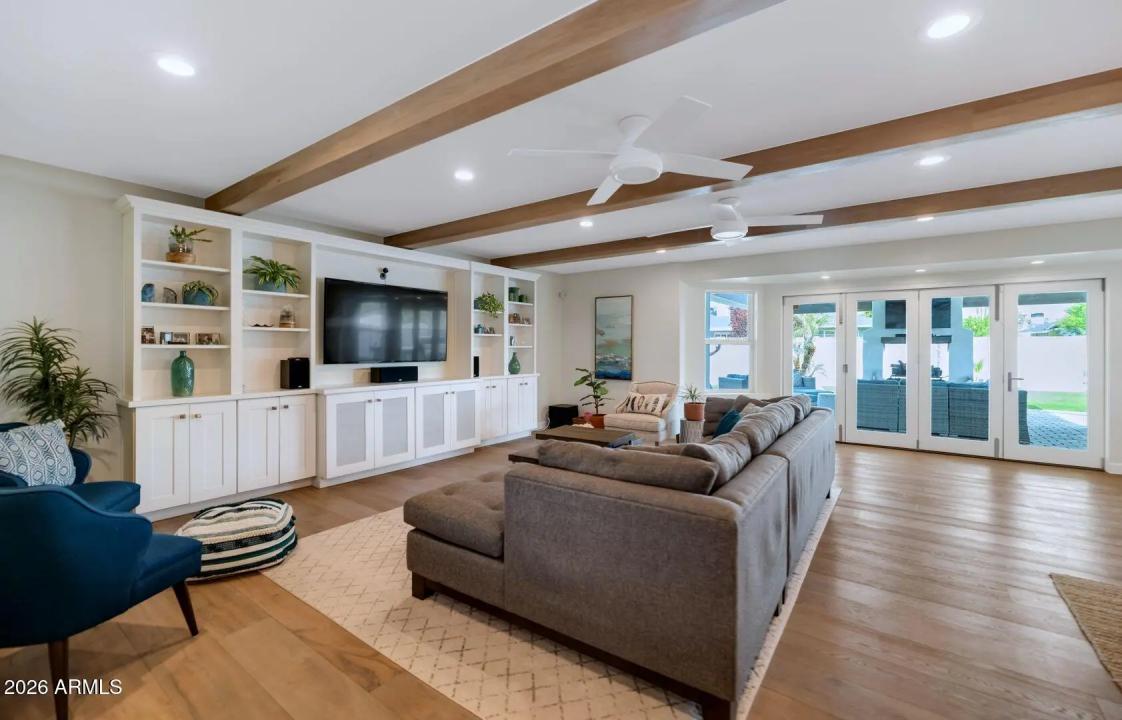 Real Estate Picture 6