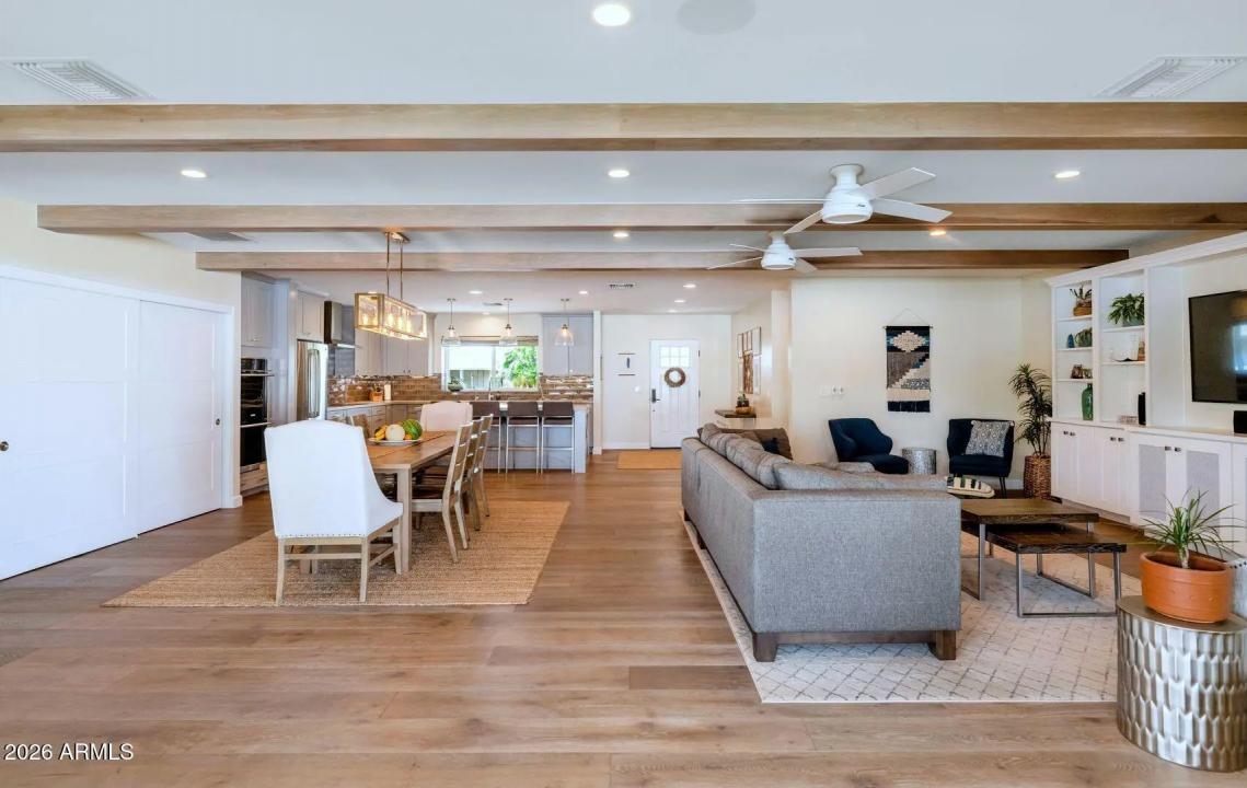 Real Estate Picture 8