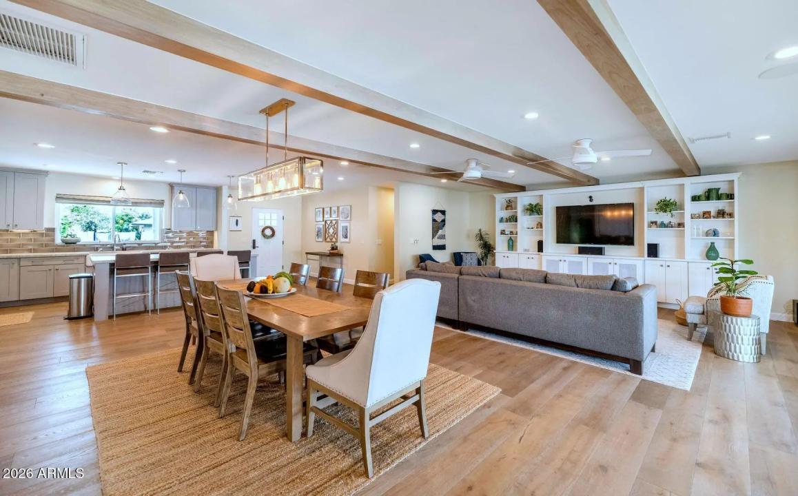 Real Estate Picture 9