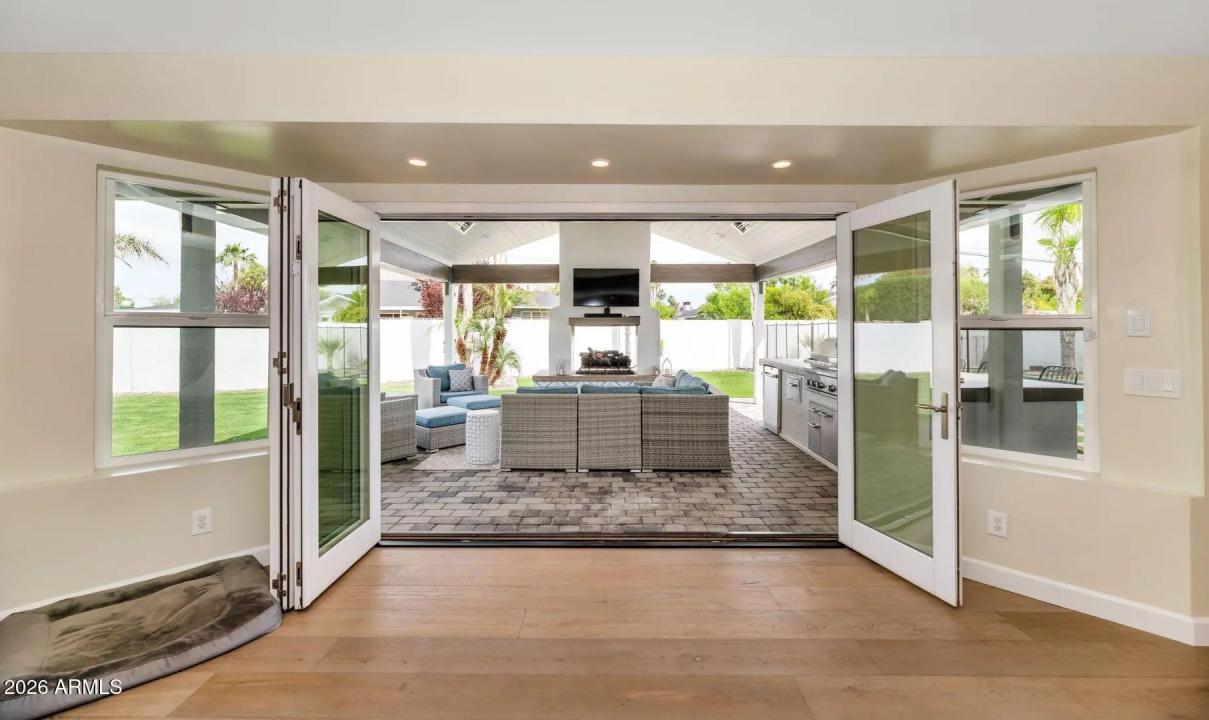 Real Estate Picture 10