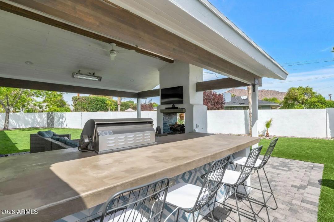 Real Estate Picture 17