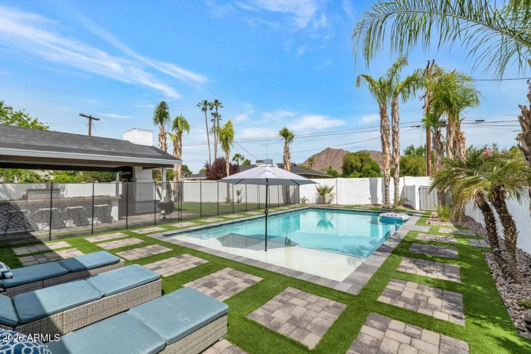 Real Estate Picture 18