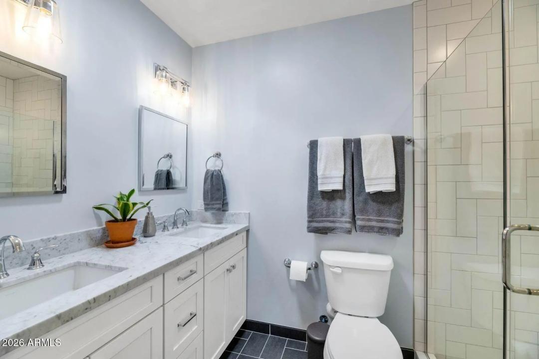 Real Estate Picture 11