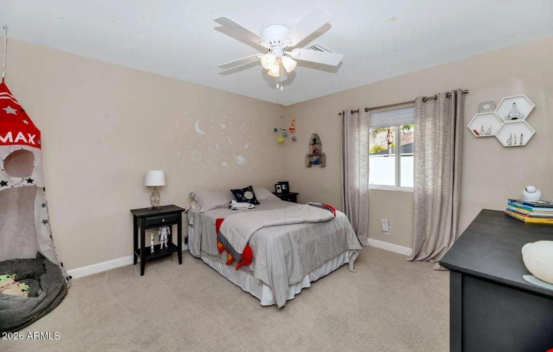 Real Estate Picture 16