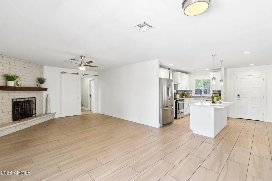 Real Estate Picture 28