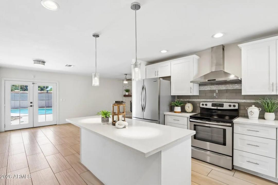 Real Estate Picture 5