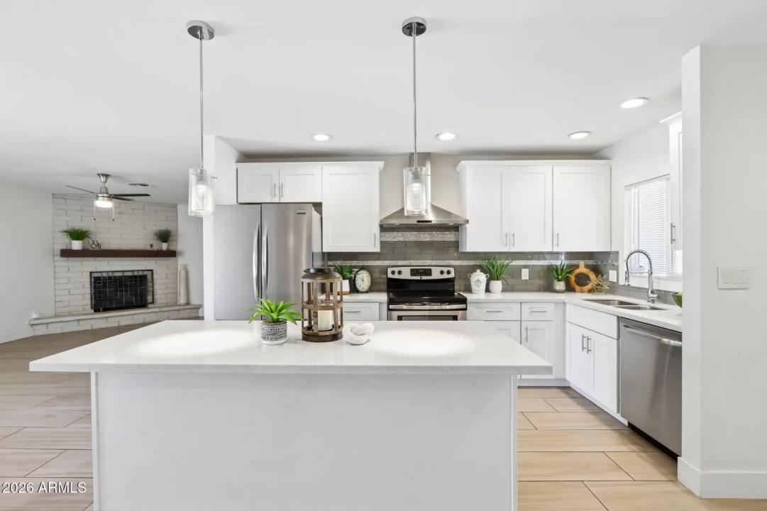 Real Estate Picture 25