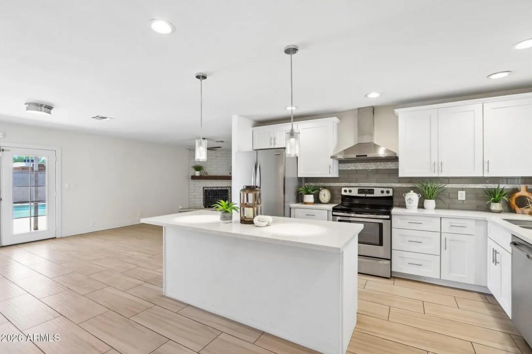 Real Estate Picture 26