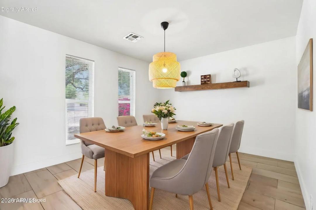 Real Estate Picture 7