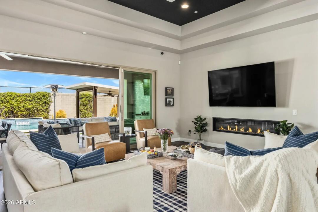 Real Estate Picture 3