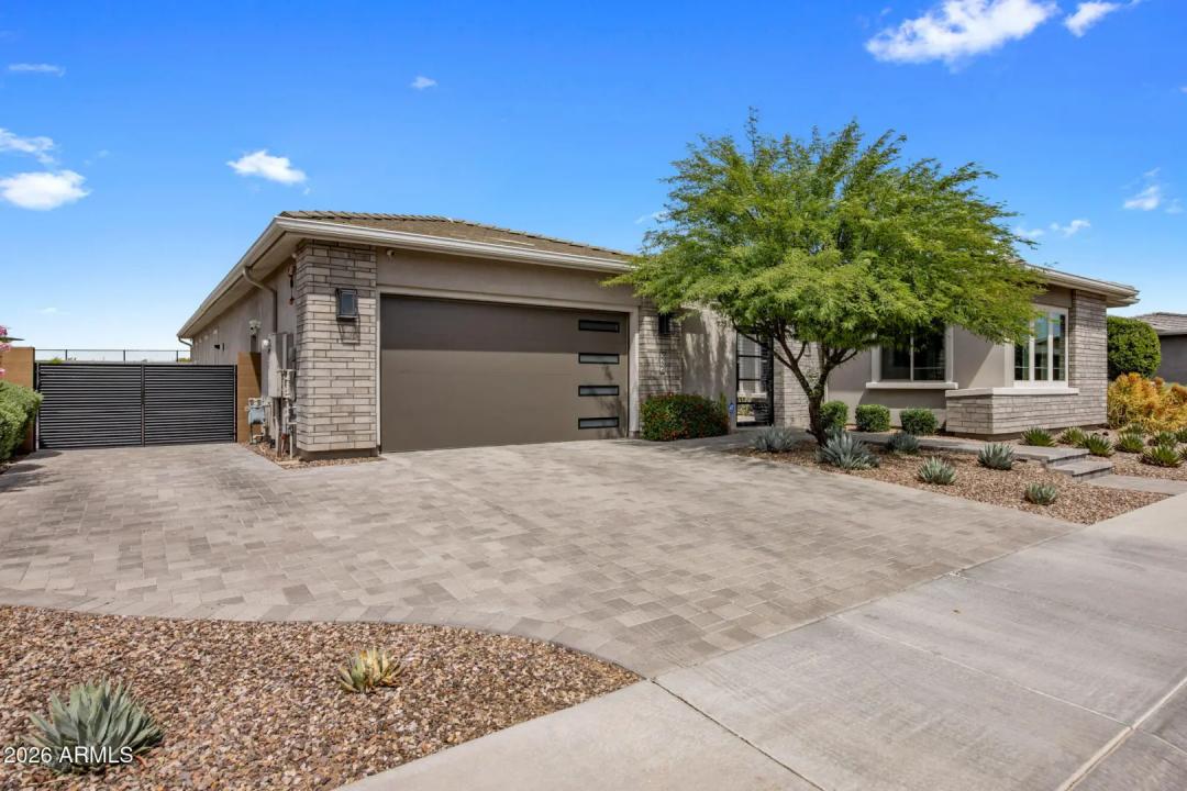 Real Estate Picture 5