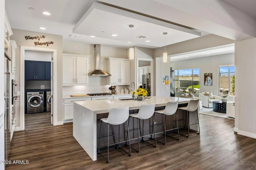 Real Estate Picture 12