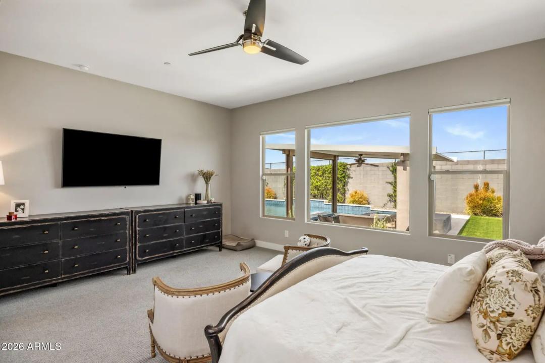 Real Estate Picture 24