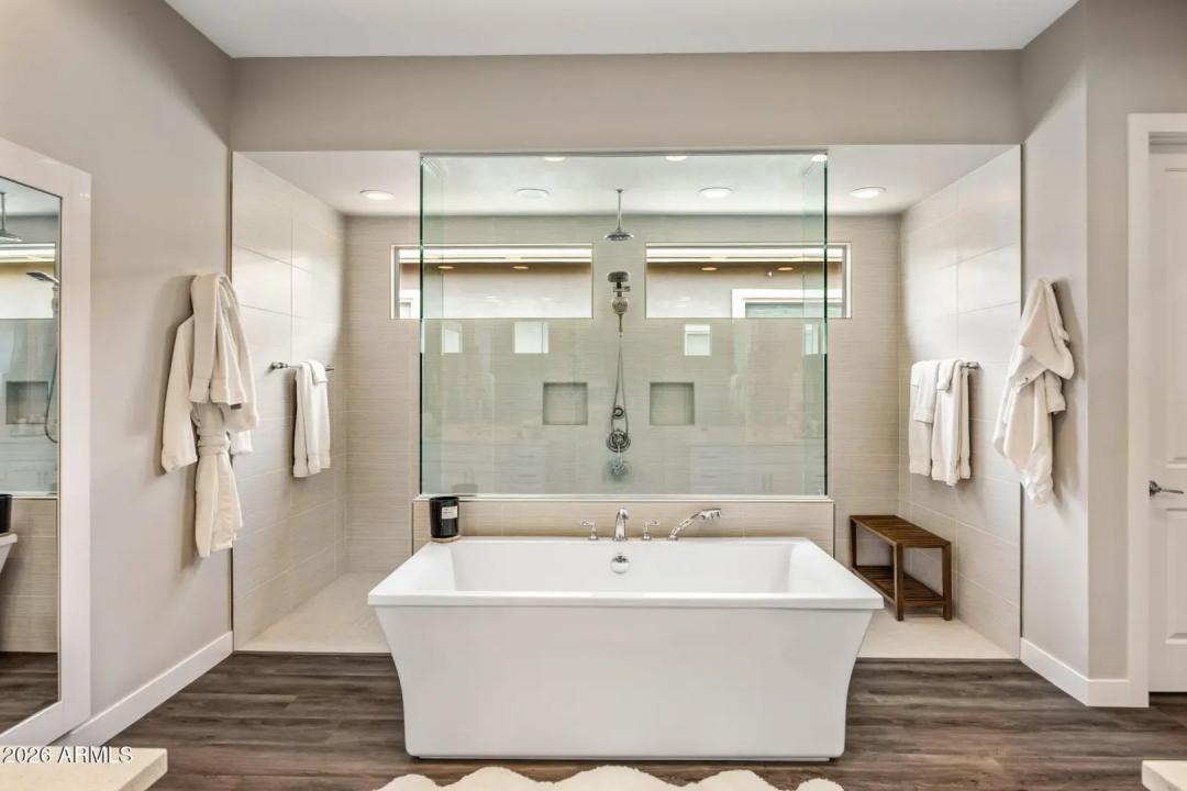 Real Estate Picture 25