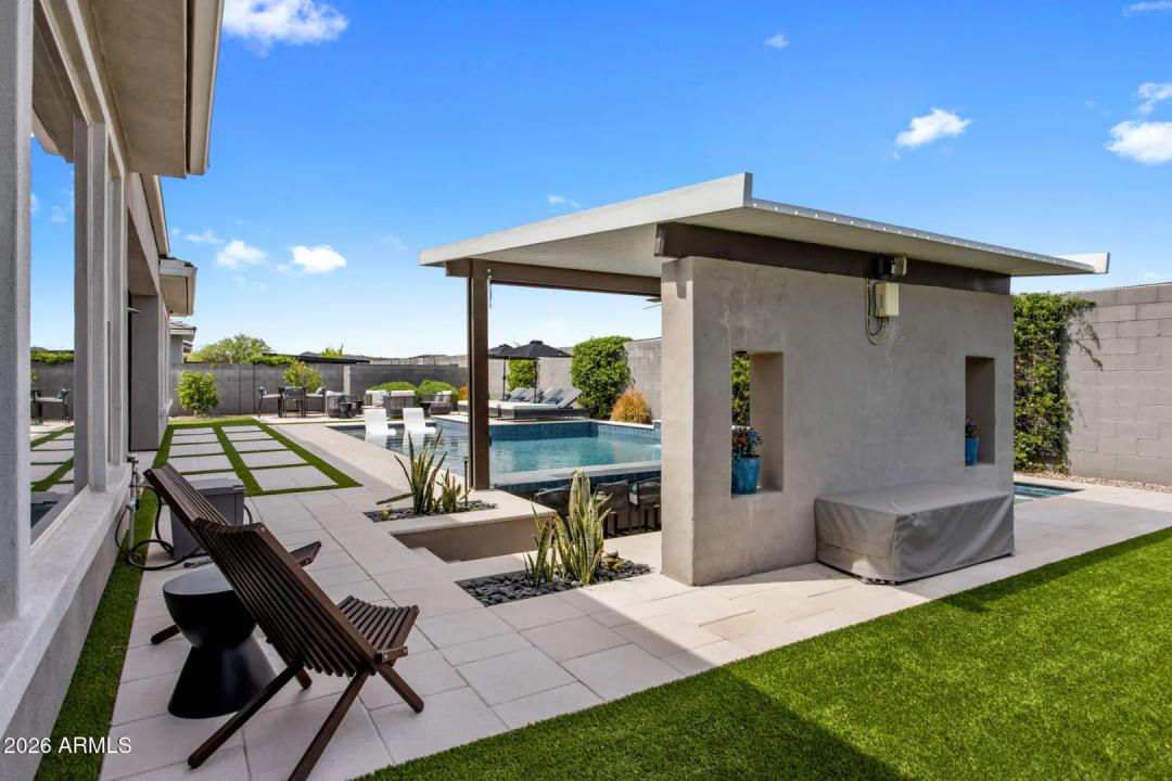 Real Estate Picture 43