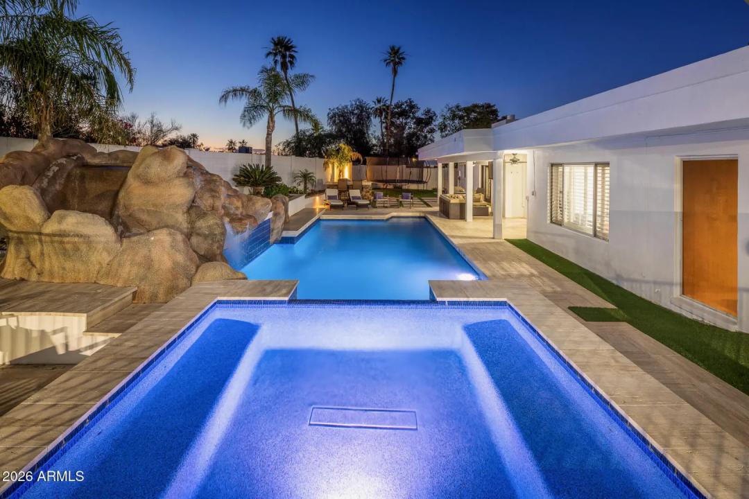 Real Estate Picture 8