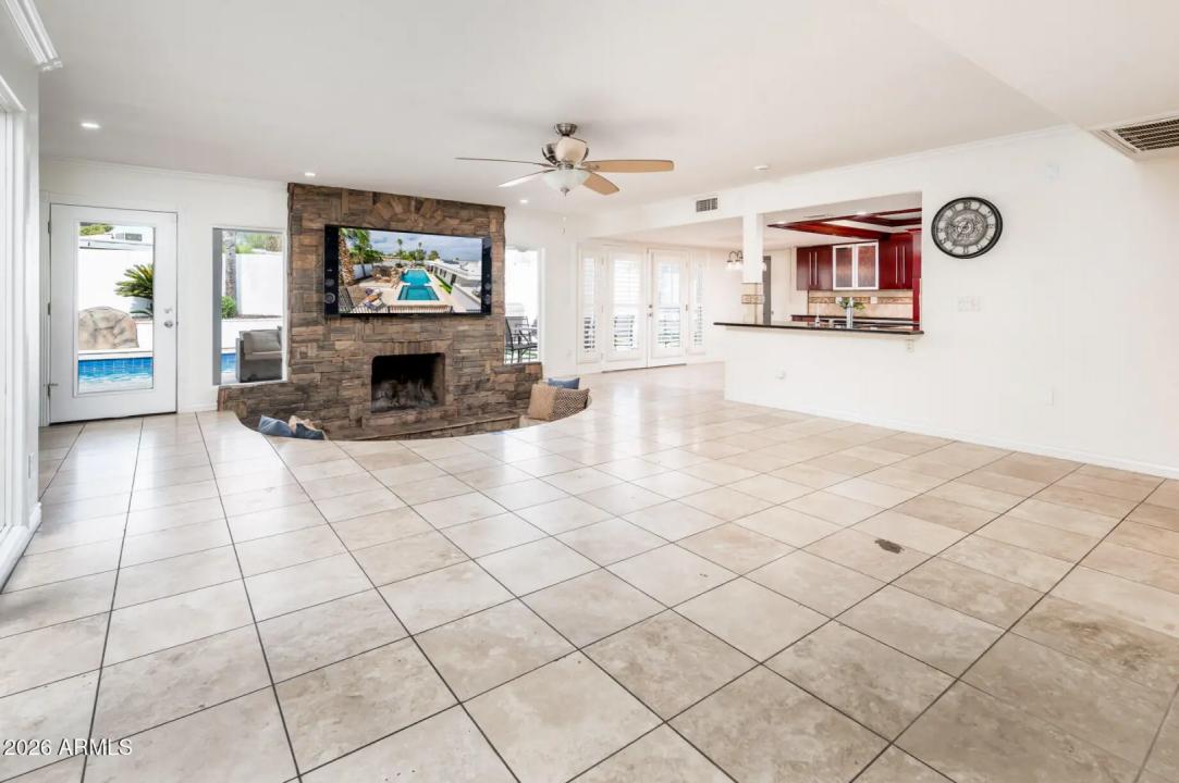 Real Estate Picture 15